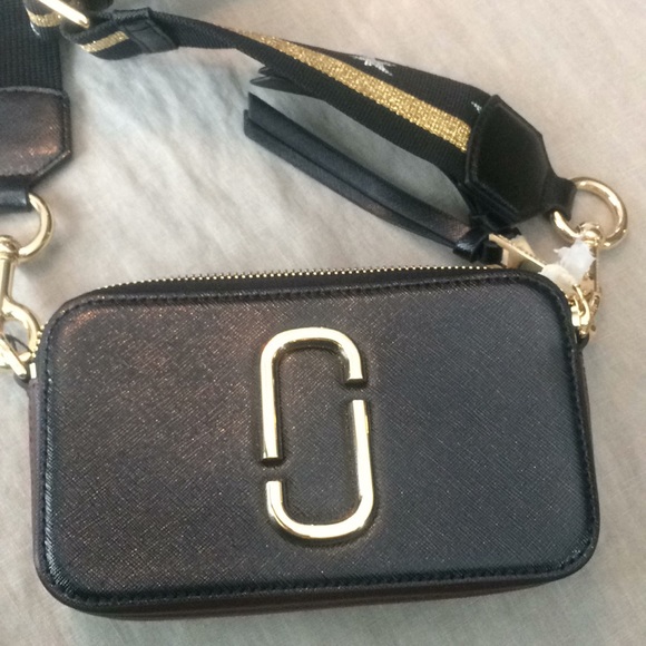 Marc Jacobs Handbags - Marc Jacobs camera bag